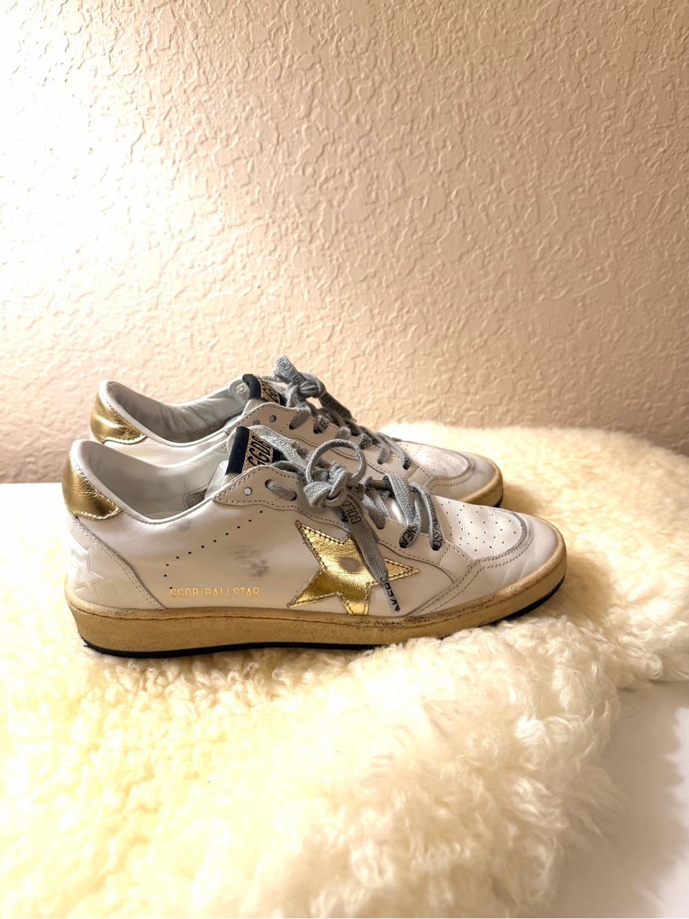Golden Goose brand- Low-Top Leather Sneakers